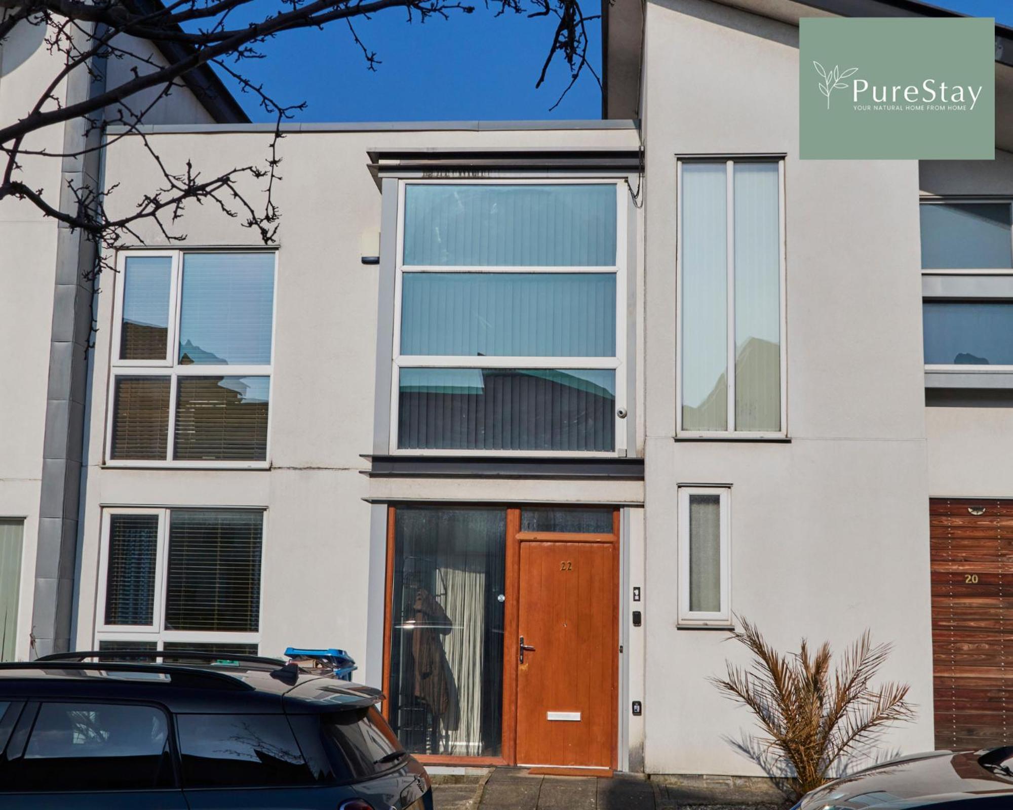 Fabulous Manchester House - 5 Beds Sleeps 8 - Free Parking - By Purestay, Manchester